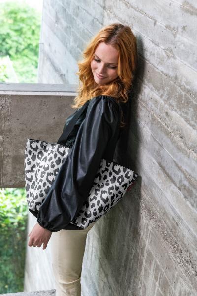 shopper M medium by reisenthel leo nero ZS7080